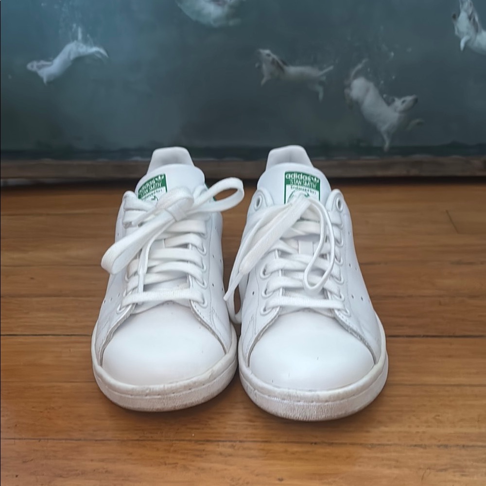 Adidas Stan Smith Classic White Sneakers with Green Details